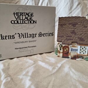 Heritage Village Collection Wrenbury Baker Dept 56 Dickens Original Box. Mint